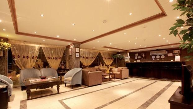 Aparthotel Al Baron Palace Khobar à Nadinah Extérieur photo